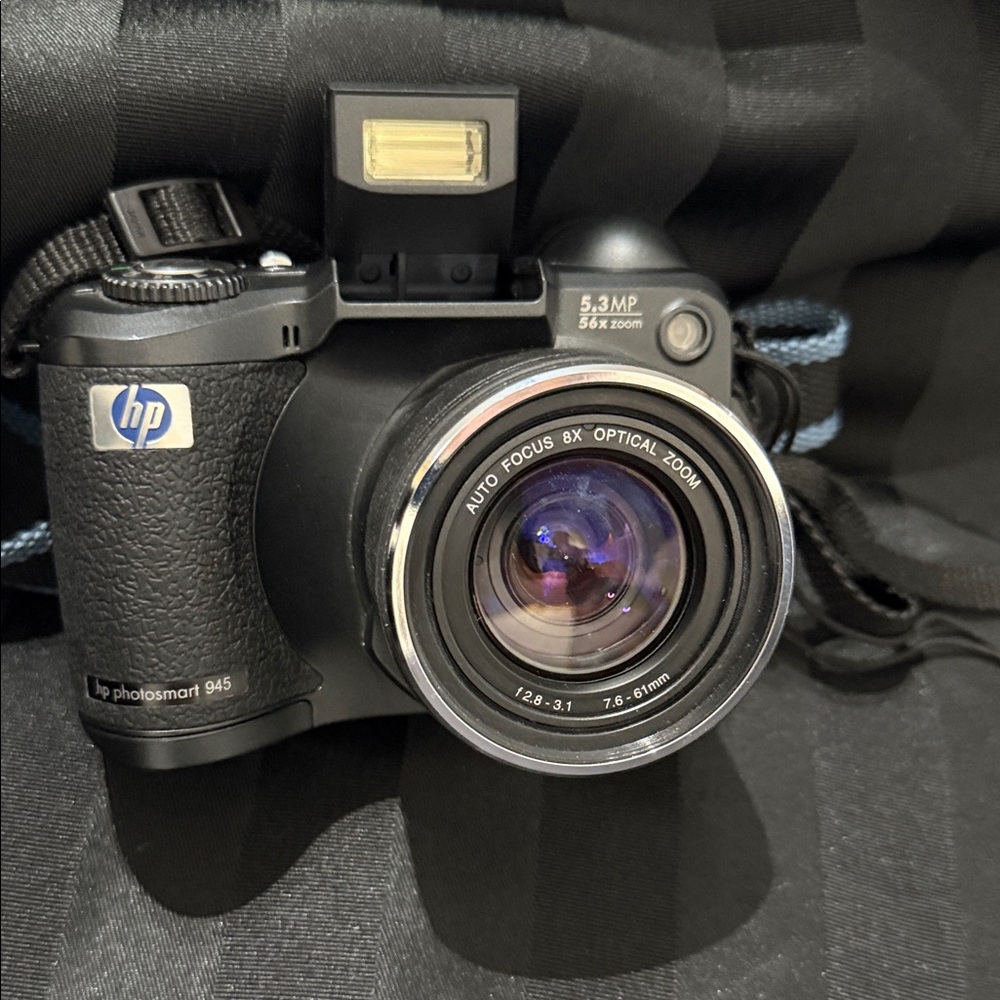 HP Black Digital Camera with Optex Blue Bag - Picture 9 of 12